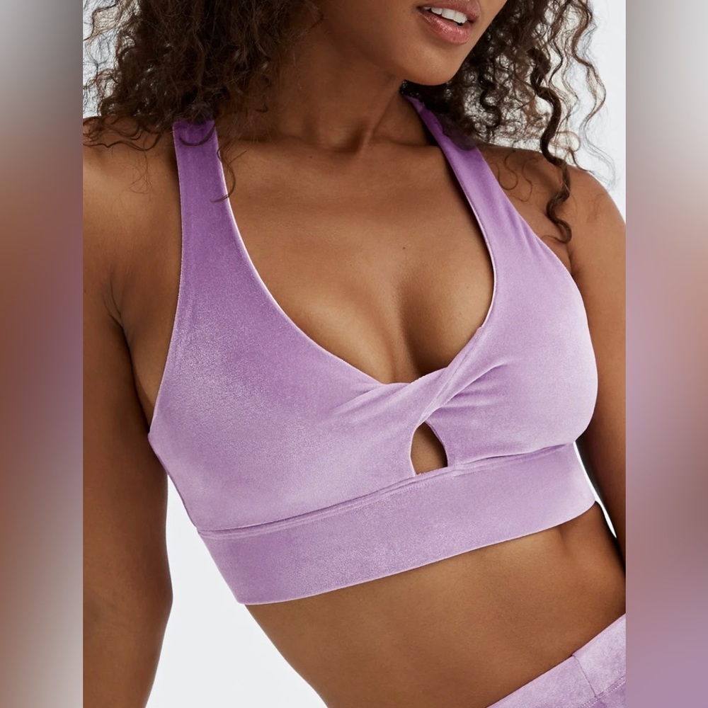 Fabletics Oasis Twist Sports Bra